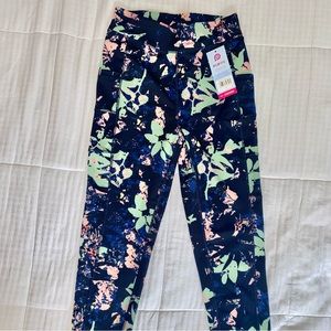 NWT POP Fit leggings NWT Sz S